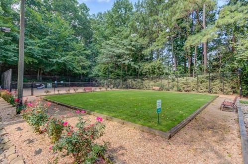 1000 Camden Ct, Atlanta GA  30327-4276 exterior