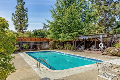 658 San Antonio Rd, Los Altos CA 94022-1304 exterior