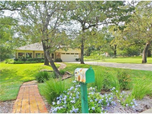2105 Pantera Dr, Bryan, TX 77807-2604