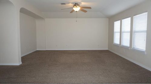 809 Bee Creek Ln, Fort Worth, TX 76120-1324