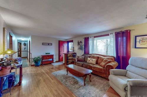 158 Scully Rd, Somers CT  06071-1723 exterior