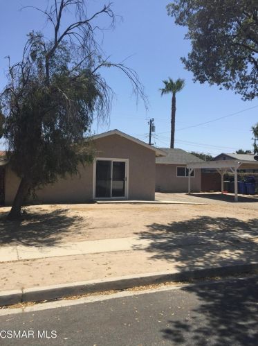 2066 Samson Ave, Simi Valley, CA 93063-2739