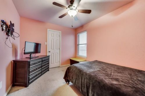 5568 Thunder Bay Dr, Fort Worth TX  76119-8505 exterior