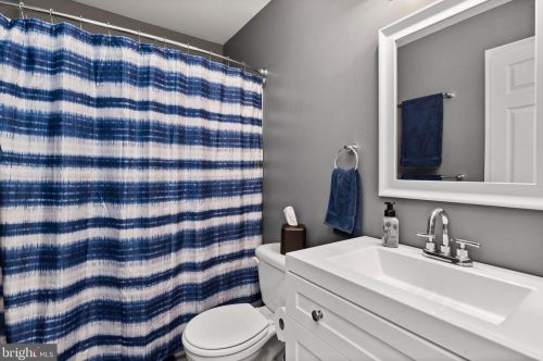 22 Meade Dr, Carlisle PA 17013-8141 exterior