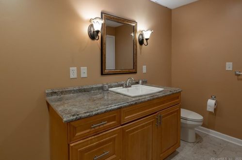 270 Budding Rdg, Southington CT  06489-4226 exterior
