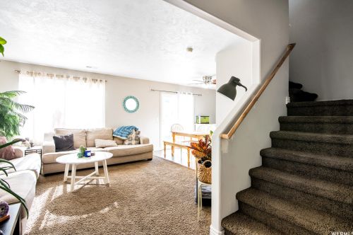 1291 Glenbarr Dr, Springville, UT 84663-3551