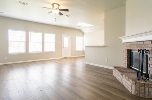 10500 Aransas Dr, Fort Worth TX  76131-3920 exterior