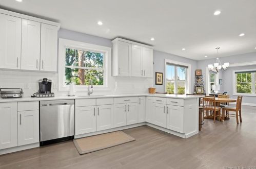 20 Lower Rocks Ln, Norwalk CT  06851-2002 exterior