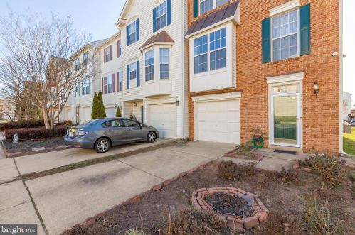 2474 Laura Mark Ln, Herndon VA  20171-3067 exterior