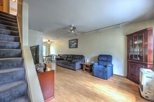 161 Cynthia Ln, Middletown, CT 06457-2150