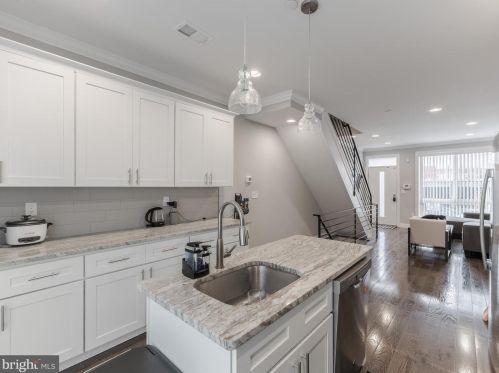 2131 10th St, Philadelphia PA 19148-5007 exterior