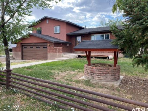2603 Pebble Acres Dr, Vernal, UT 84078-9199