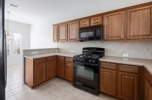 11000 Boundless Vly Dr, Austin TX  78754 exterior