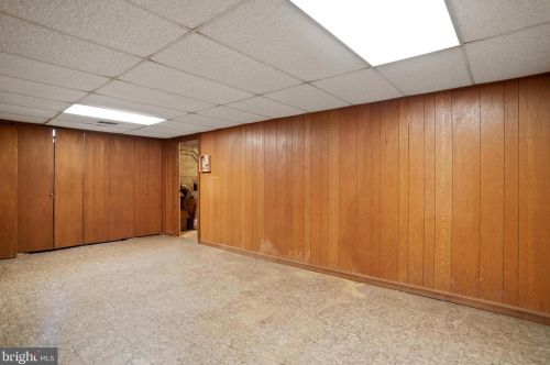 16 Severn Riv Rd, Severna Park MD 21146-4659 exterior