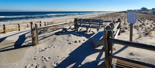 31 Crane Way, Lavallette NJ 08735-1306 exterior