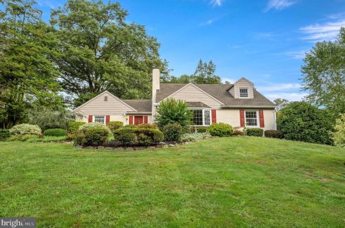 225 Sykes Ln, Media, PA 19086-6338
