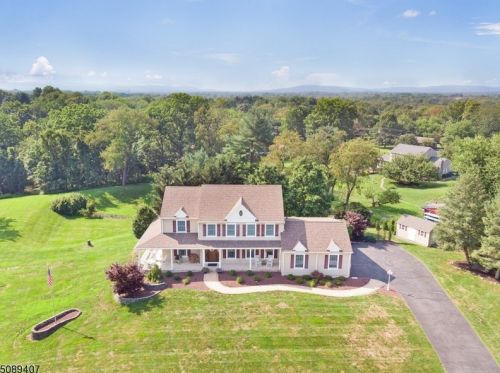 3 Albion Ct, Flemington, NJ 08822-2817