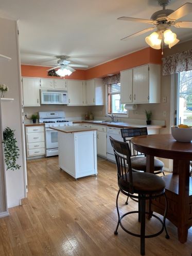 211 Lehigh Ln, Hanover Park, IL 60108-1413