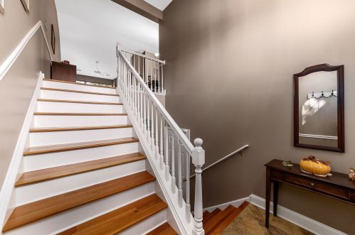 131 Commons Ct, Wheeling IL  60090-7007 exterior
