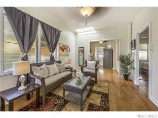 1342 17th Ave, Honolulu, HI 96816-4322