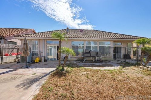 949 Paseo La Cresta, Chula Vista CA  91910-6729 exterior