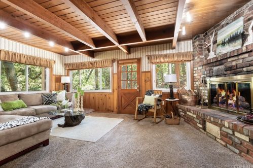 315 Cottage Grove Rd, Lake Arrowhead, CA