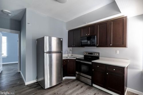 2024 8th St, Philadelphia PA  19122-1304 exterior