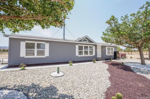 25744 La Petite Ave, Lancaster, CA 93536-9716