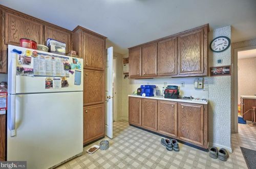 2332 Walnut Bottom Rd, Carlisle PA  17013-3740 exterior