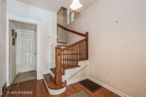 7021 Calumet Ave, Chicago, IL 60637-4696