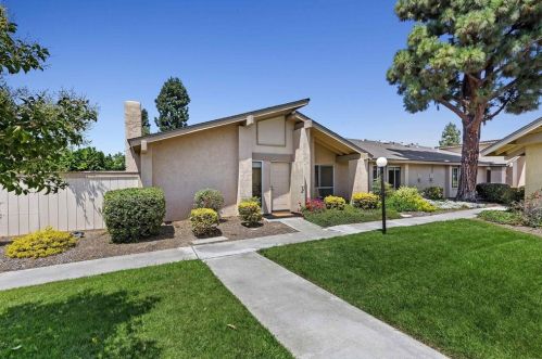 3587 Apple Blossom Way, Oceanside, CA 92058-1671