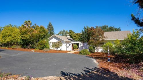 10430 Mill Station Rd, Sebastopol, CA 95472-9616