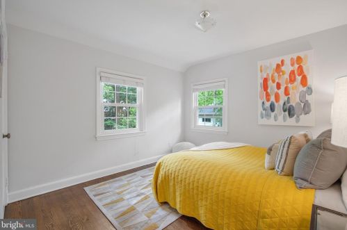 1524 Red Oak Dr, Silver Spring MD 20910-1549 exterior