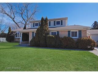 720 Butterfield Rd, Green Oaks, IL 60048-3008
