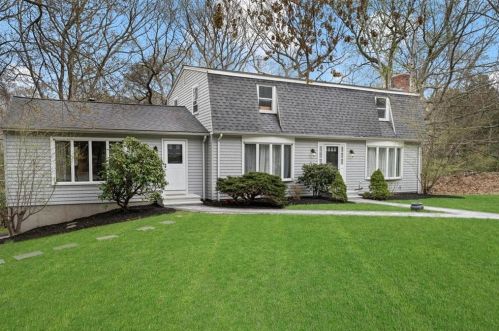 15 Crestridge Dr, Warwick, RI 02818-2309