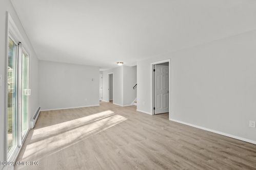 44 Shady Ln, Greenwich CT  06831-3653 exterior