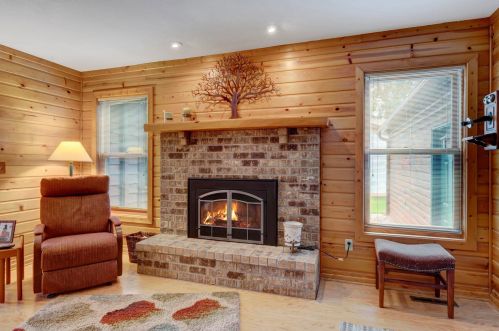 94 Bridgewater Dr, Saint Paul MN  55127-6976 exterior