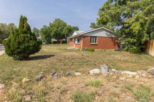 9055 Beechwood Dr, Denver CO  80229-4045 exterior