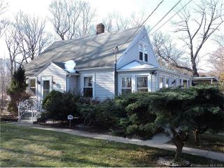 41 Larson Ave, Cheshire, CT 06410-1020