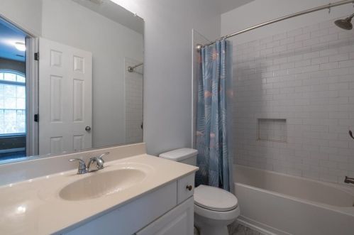 275 Lawrence Pl, Atlanta GA  30349-1068 exterior