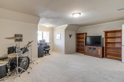 405 Sterling Dr, Fort Worth TX  76126-2461 exterior