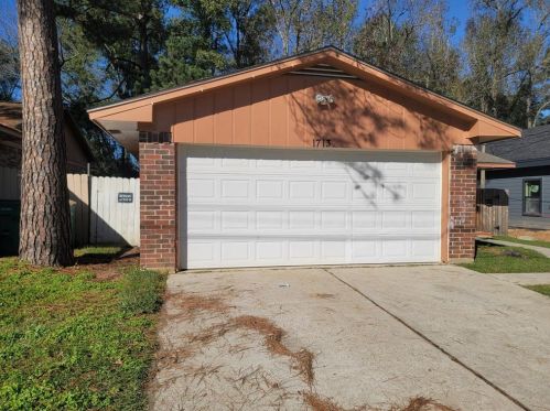 1713 Meridian Ct, Conroe TX  77301-4071 exterior