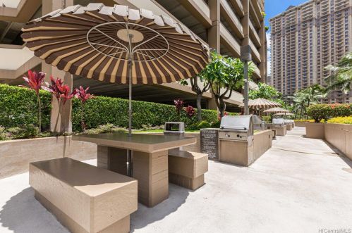 1778 Ala Moana Blvd, Honolulu HI  96815-1658 exterior