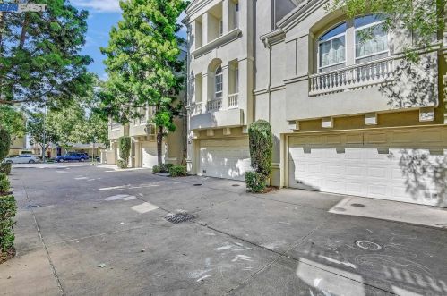 828 Tranquility Pl, Milpitas, CA 95035-8761