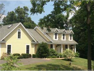 2 Tulip Tree Ln, Bethlehem CT  06751-2300 exterior