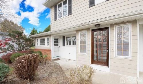 3 Hyannis Dr, Old Bridge, NJ 08857-2627