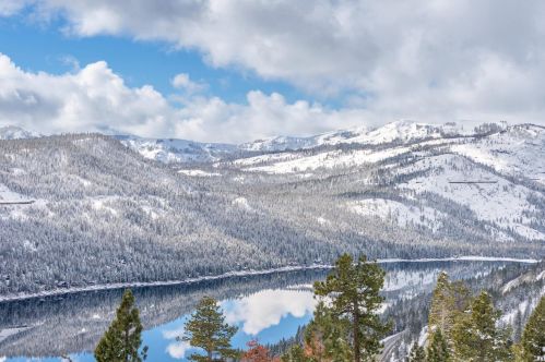 12332 Ski Slope Way, Truckee CA  96161-6603 exterior