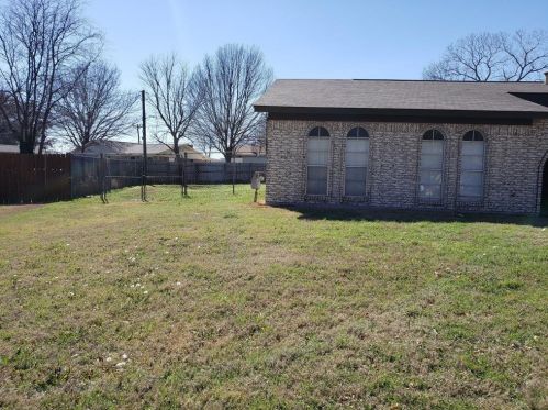 6505 Bernadine Dr, Fort Worth, TX 76148-2802