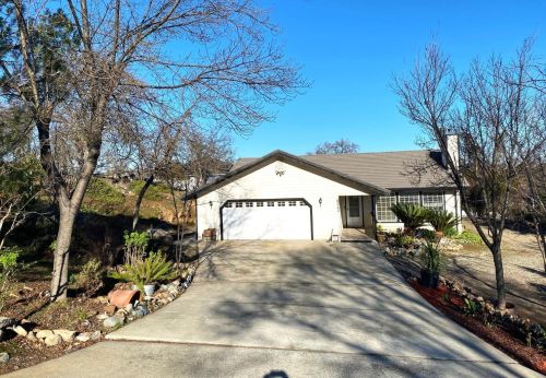 6022 Thornicroft Dr, Valley Springs, CA 95252-8883