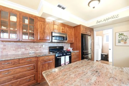 35124 Bella Vista Dr, Yucaipa, CA 92399-4811